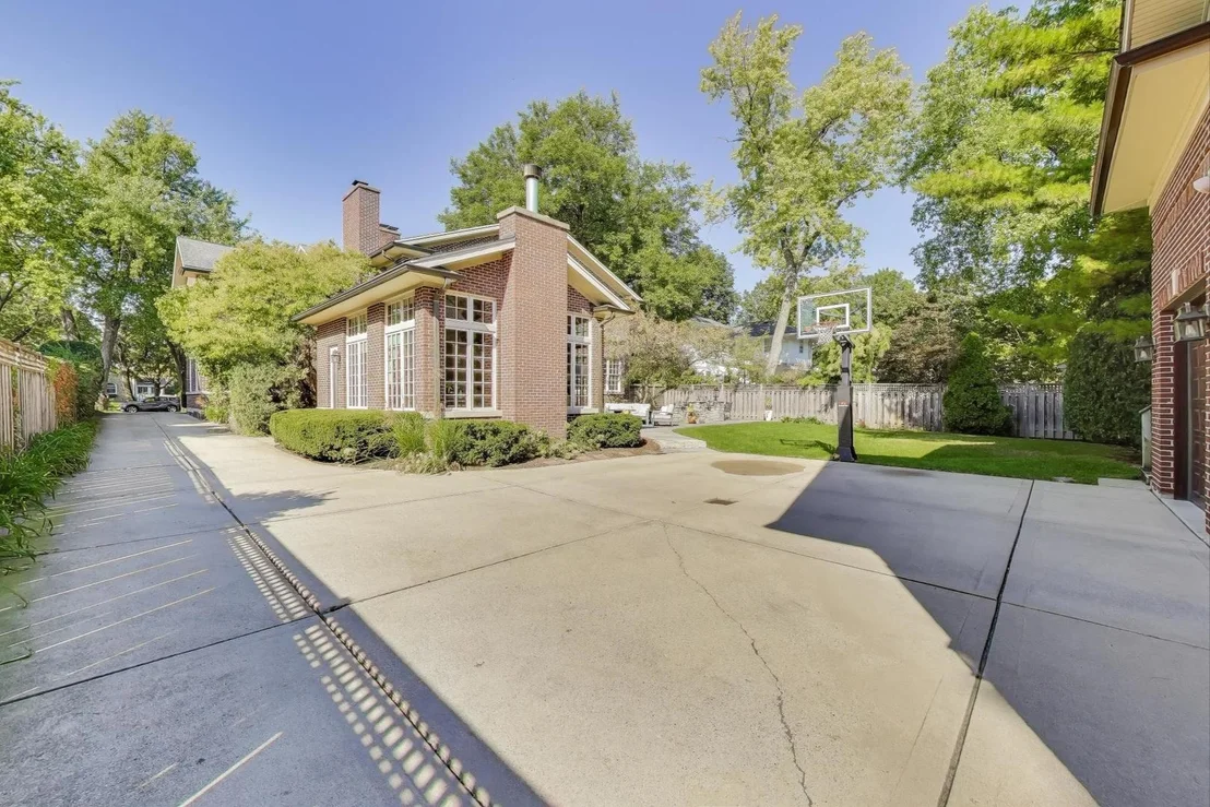 Photo of 547 JACKSON Avenue
