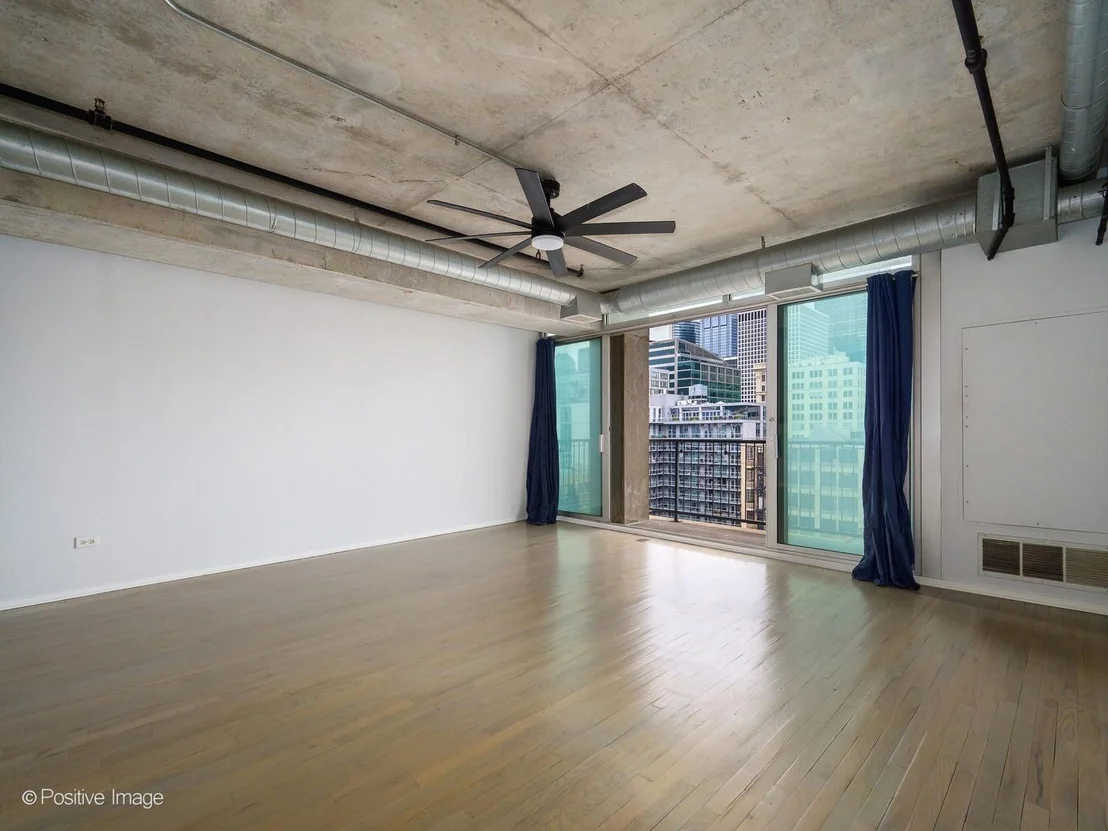 Photo of Unit 1401 at 700 W Van Buren Street