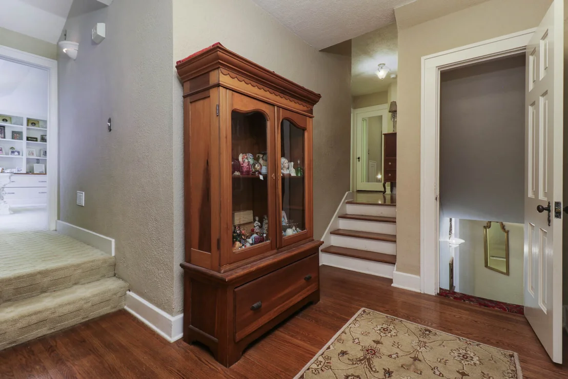 Photo of 1202 Elmwood Road