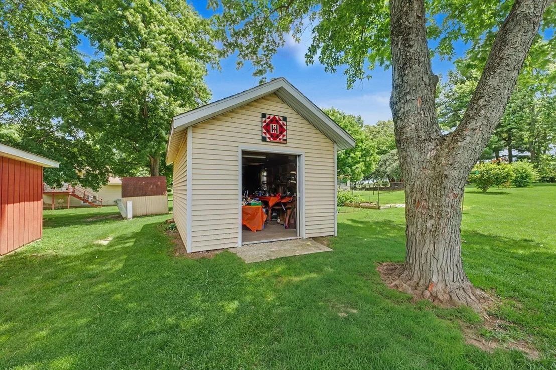 Photo of 906 Crestview Drive