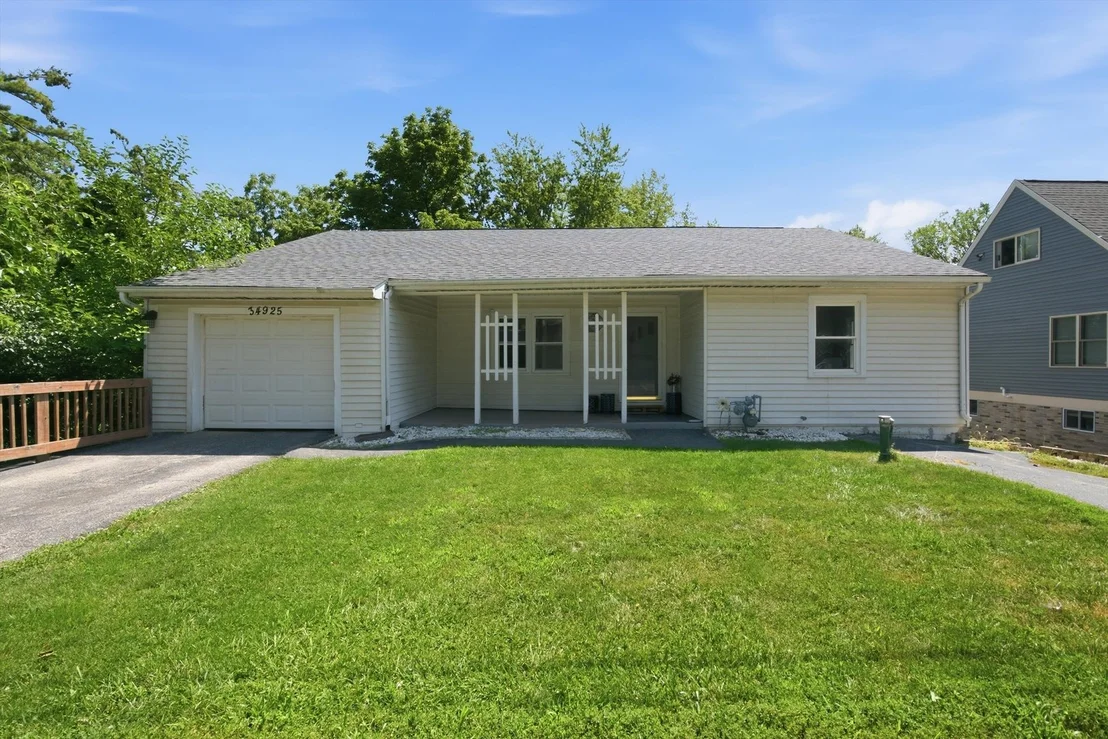 Photo of 34925 N Decorah Avenue