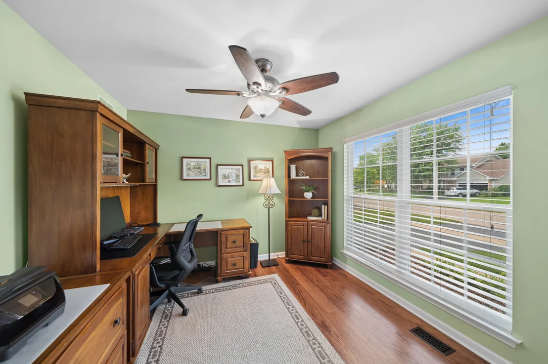 Photo of 567 Lakeview Drive