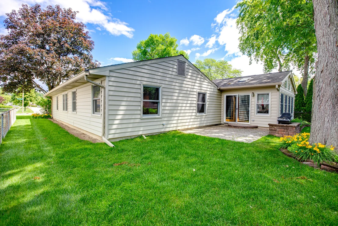 Photo of 955 Bernard Drive