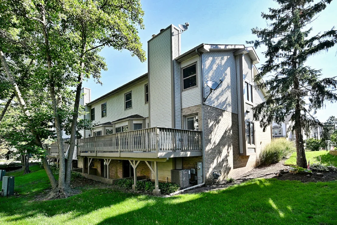 Photo of 148 Schiller Square