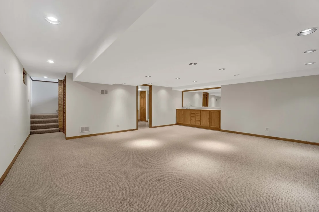 Photo of 18W724 20th Place
