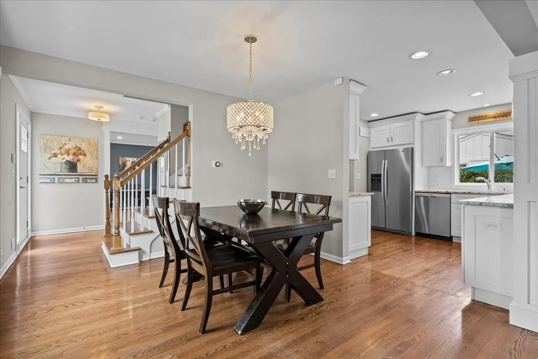 Photo of 1042 Gordon Terrace