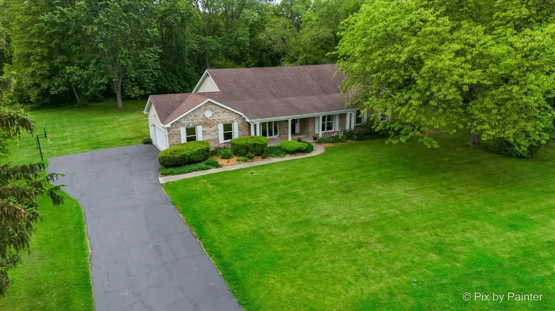 Photo of 39W889 Deer Run Drive