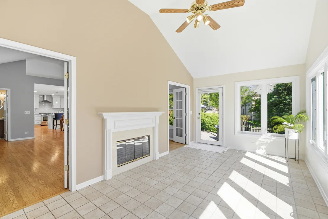Photo of 1260 CROMWELL Lane