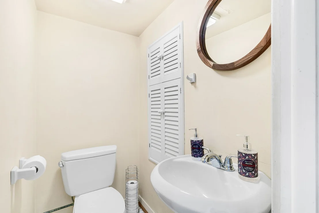 Photo of 446 Longcommon Road