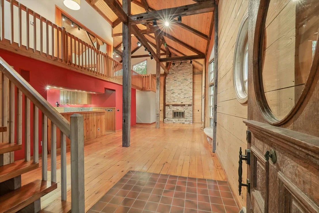 Photo of 802 La Sell Drive