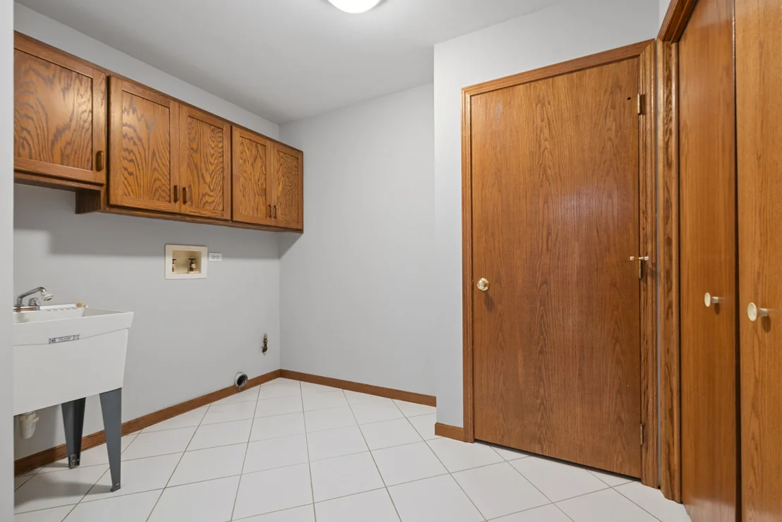 Photo of 9342 Sutton Place