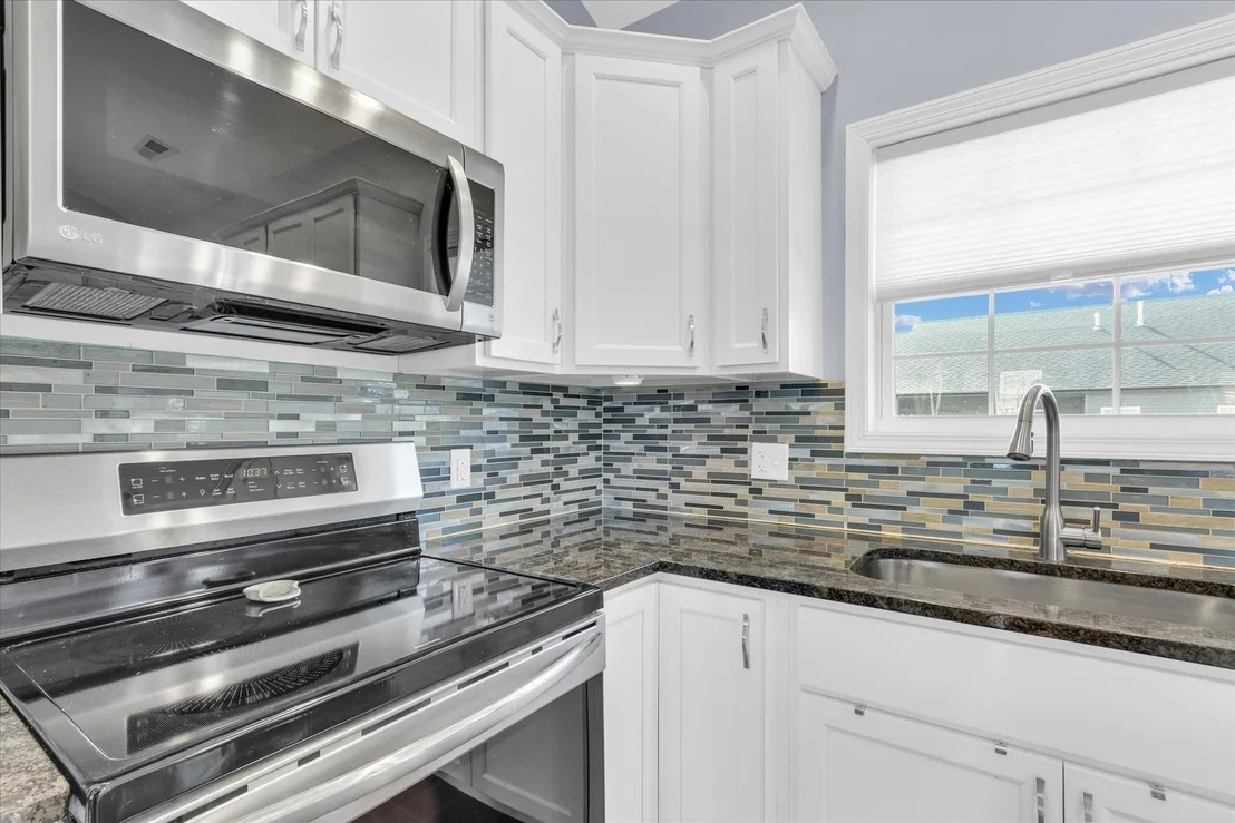 Photo of 1611 E Vernon Drive