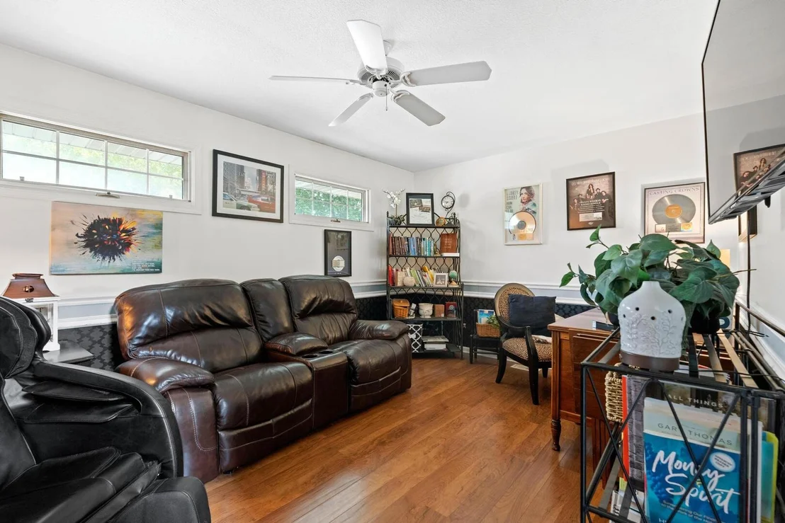 Photo of 385 Princeton Avenue