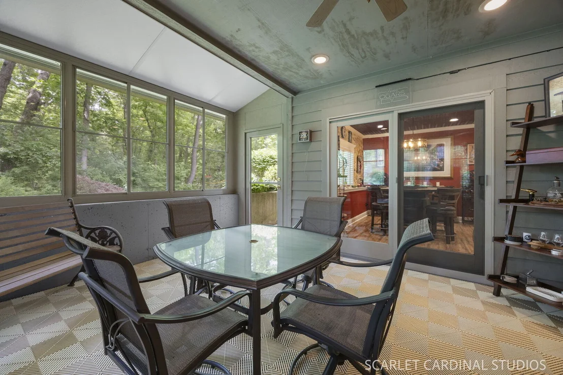 Photo of 1028 Crestwood Circle