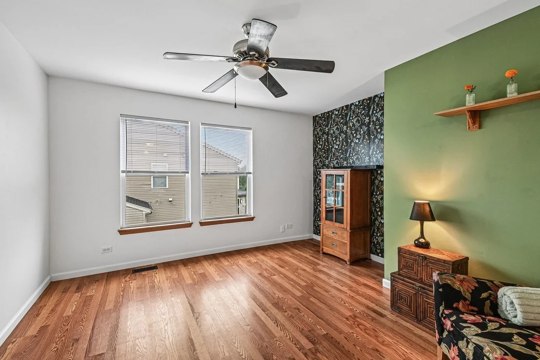 Photo of 1922 Hemlock Drive