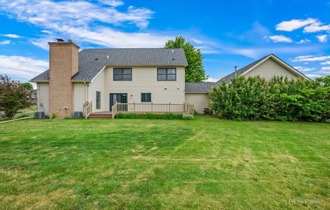 Photo of 810 Woodridge Trail