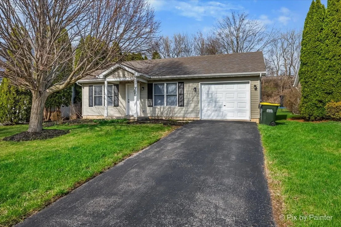 Photo of 705 Hawthorne Lane