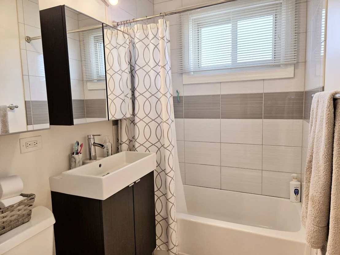 Photo of 980 W Grant Drive