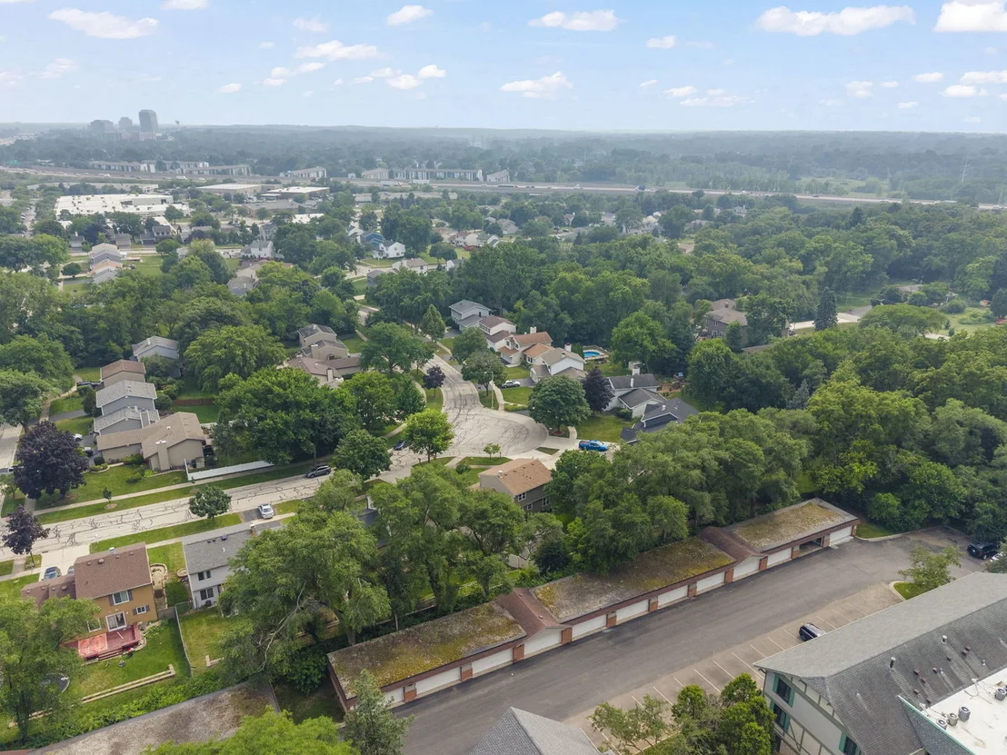 Photo of 882 Aspen Drive