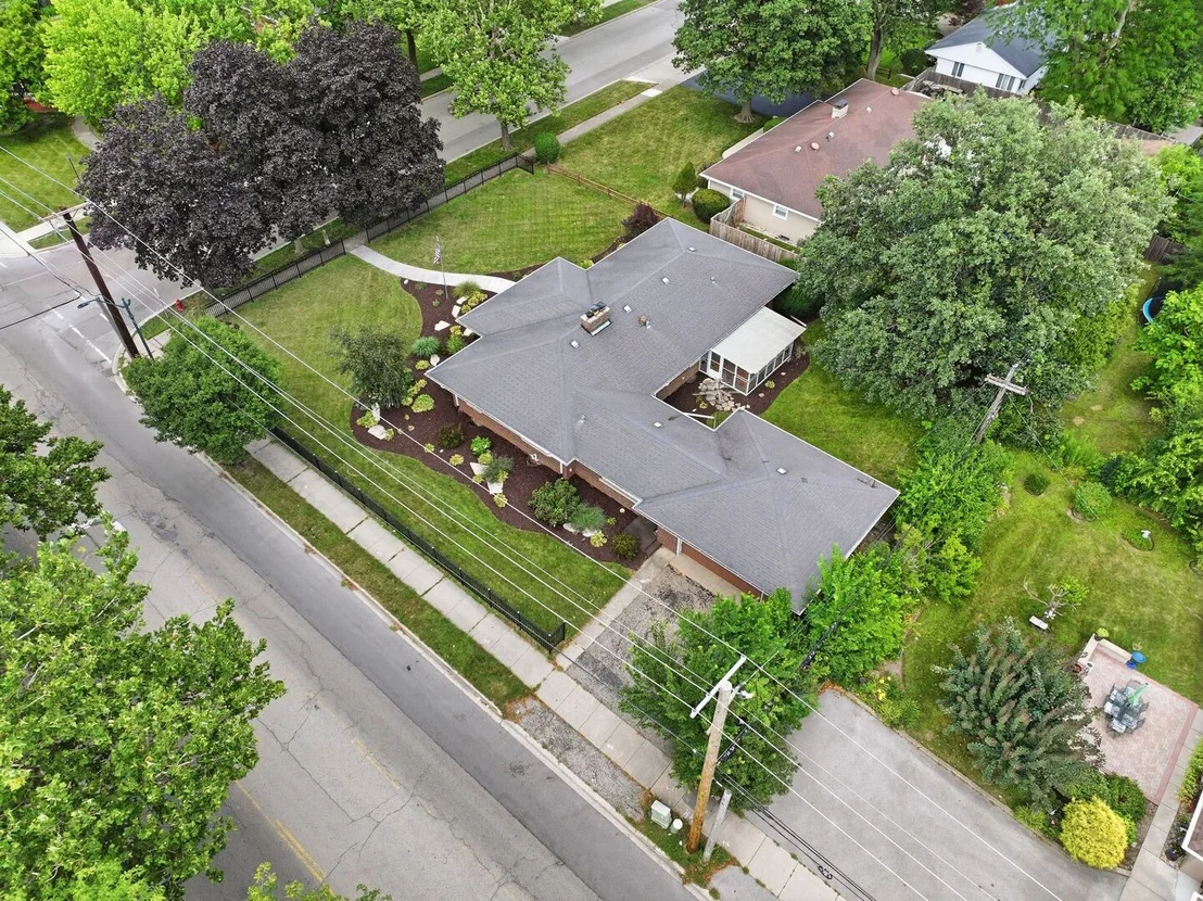 Photo of 1322 Douglas Street