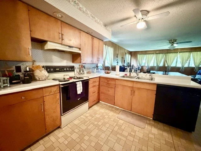 Photo of 1100 Meadowview Drive