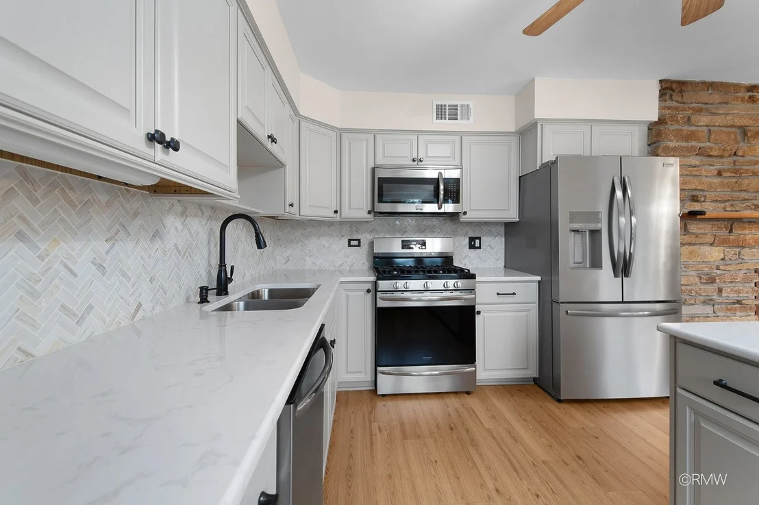 Photo of 21W301 Par Lane