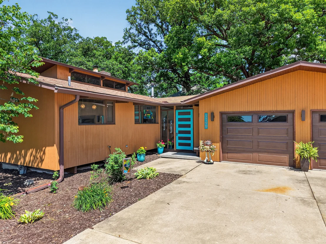 Photo of 2390 Circle Drive