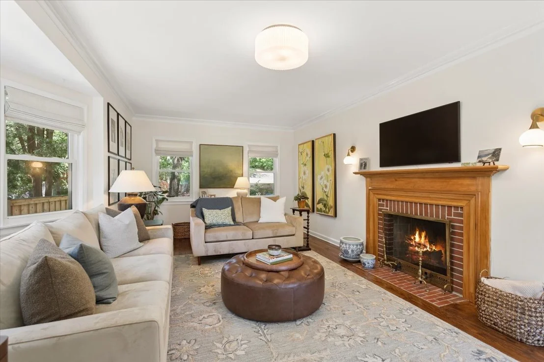 Photo of 496 Longcommon Road