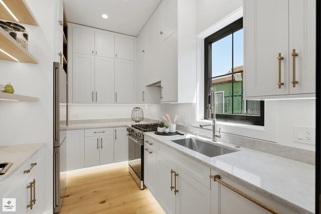 Photo of 424 Forest Edge Drive