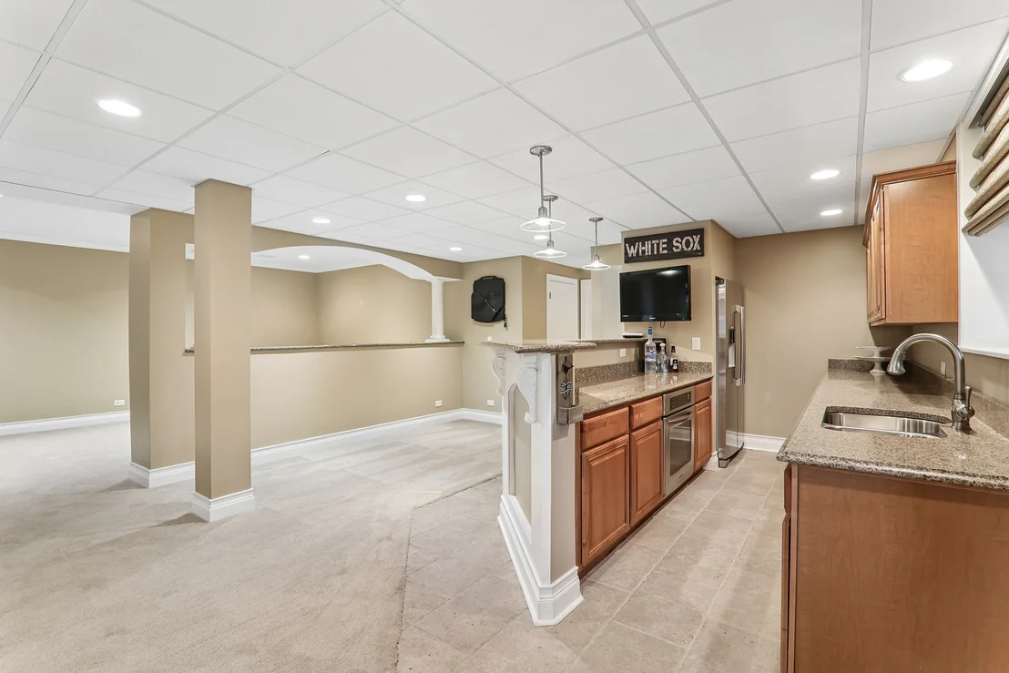 Photo of 385 Valley Way