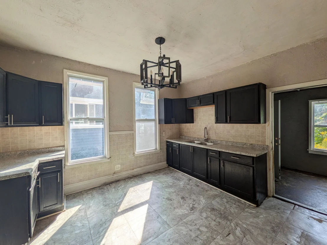 Photo of 215 W 112th Place