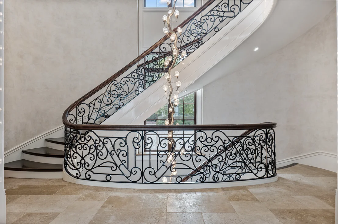 Photo of 595 Circle Lane