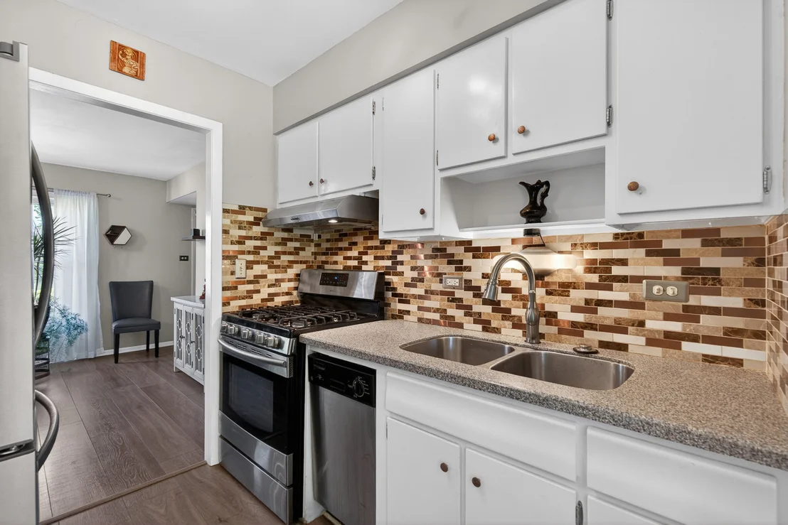 Photo of 1345 Devonshire Lane