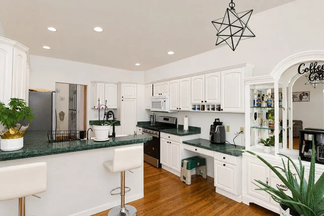 Photo of 219 Greenbriar Lane