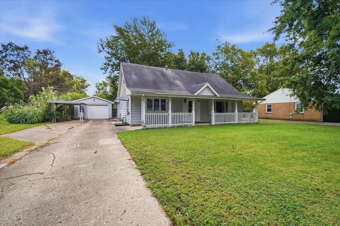 Photo of 912 Parmon Road