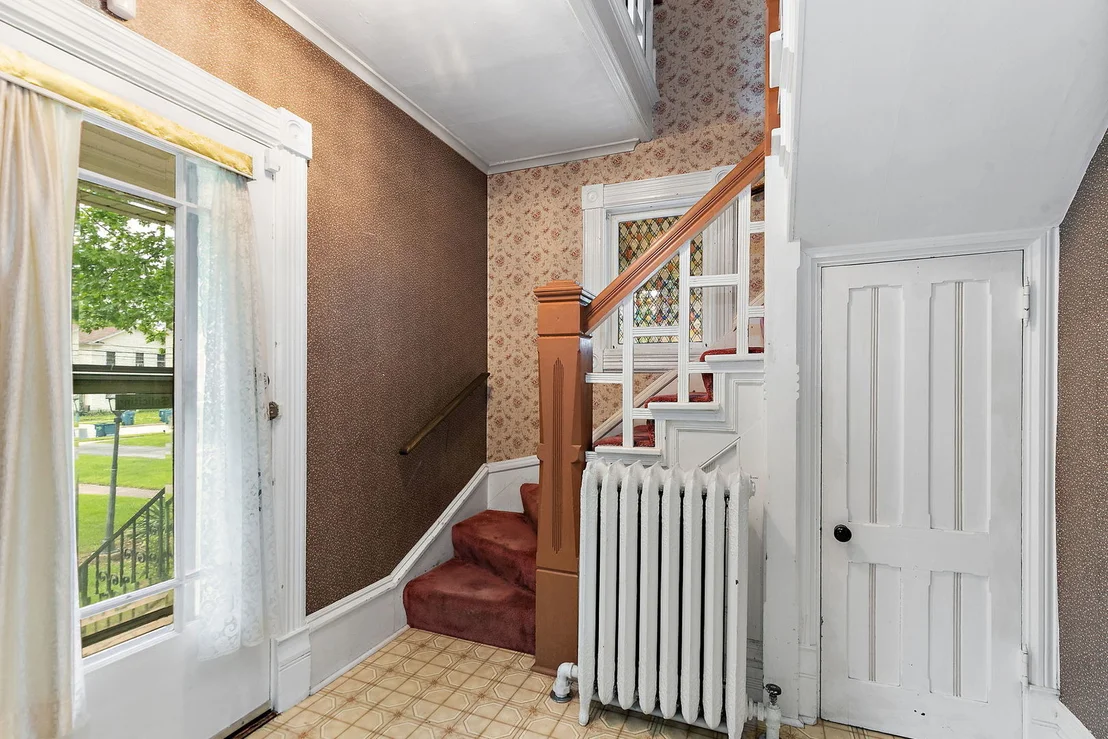 Photo of 922 Douglas Avenue