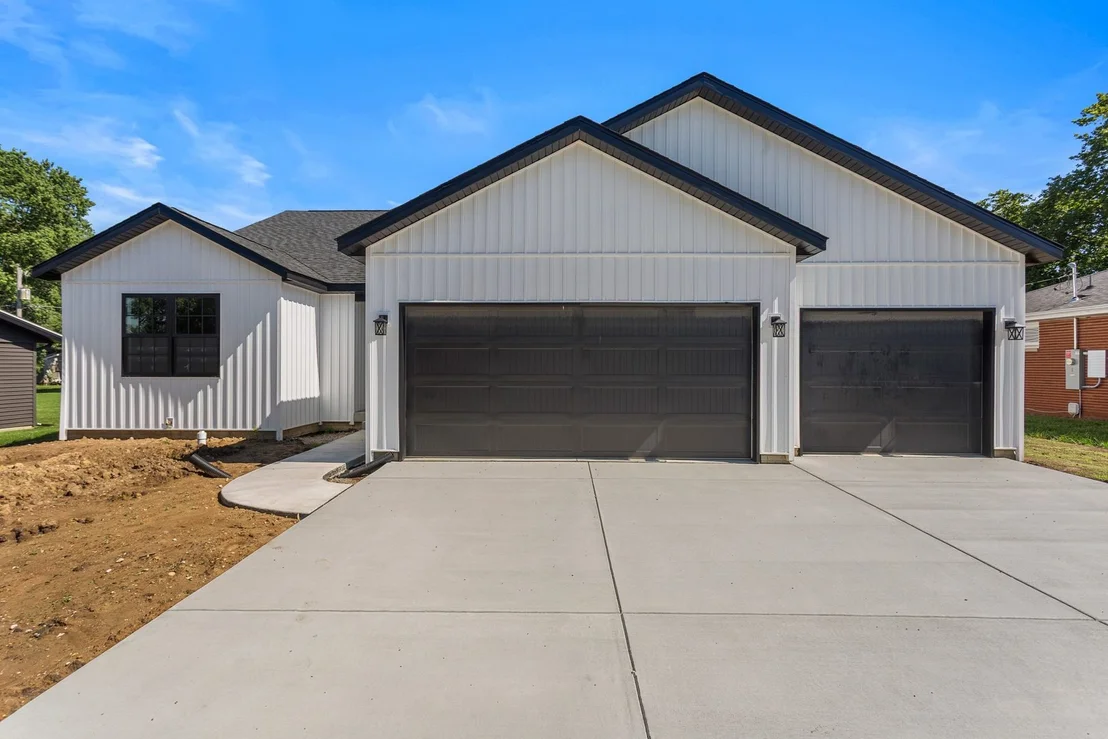 Photo of 202 W Evergreen Drive