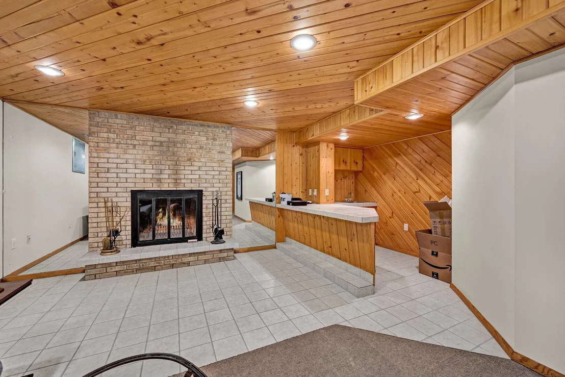 Photo of 903 Crestline Drive