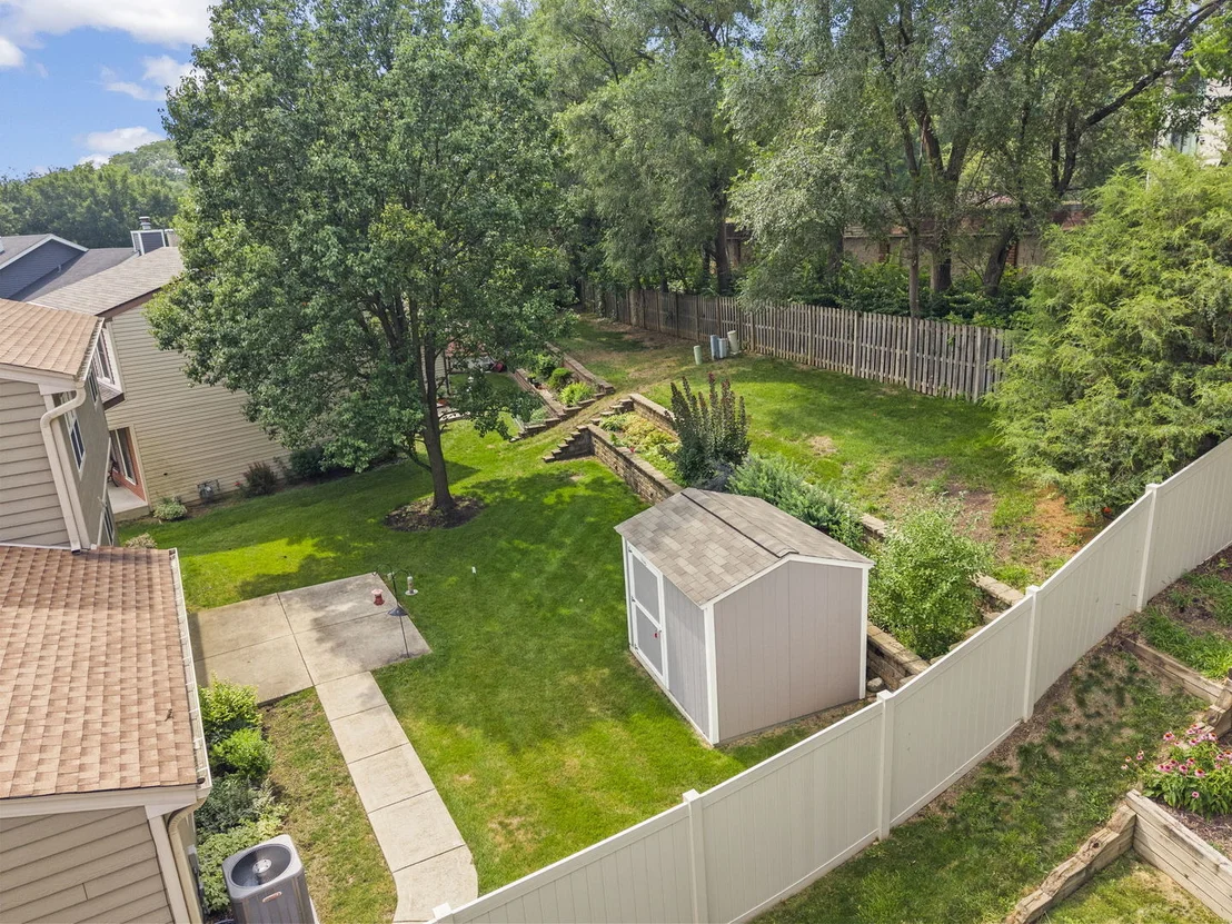 Photo of 882 Aspen Drive