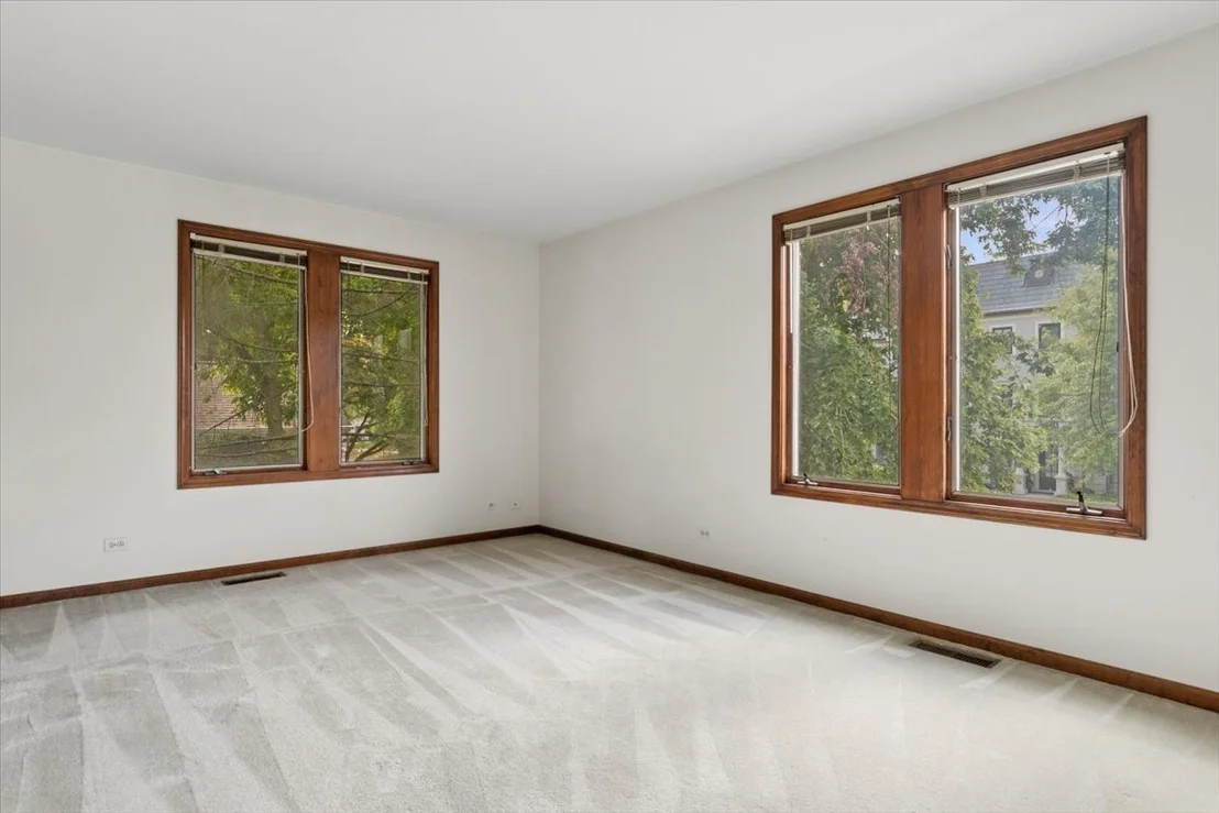 Photo of 135 Aurora Avenue