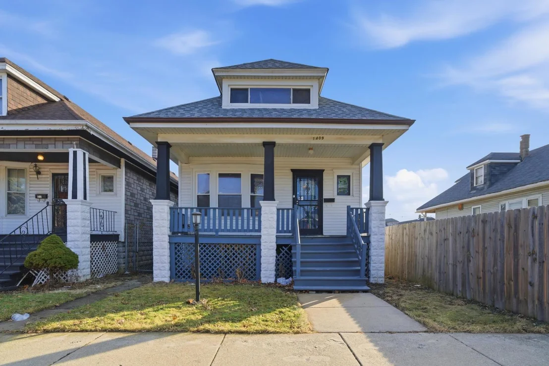 Photo of 1409 W 71st Place