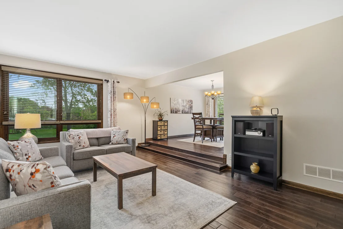Photo of 1107 VALLEY Lane