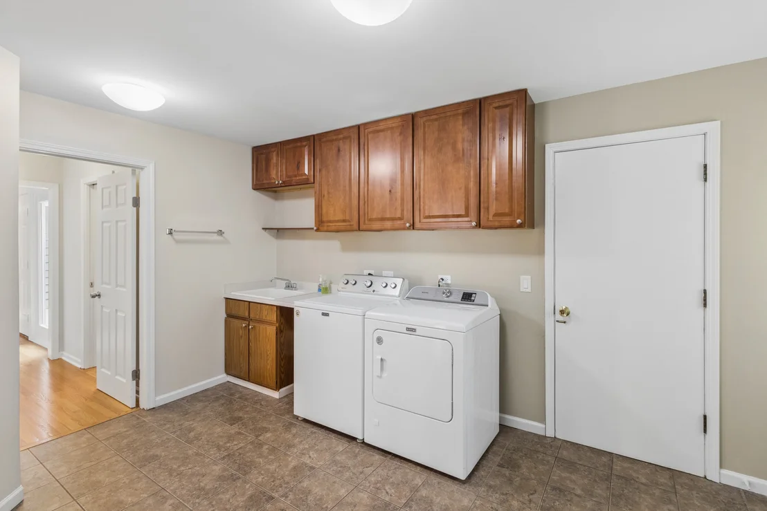 Photo of 356 WINDSOR Lane