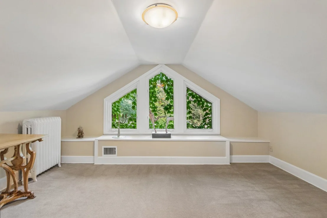 Photo of 770 Sheridan Road