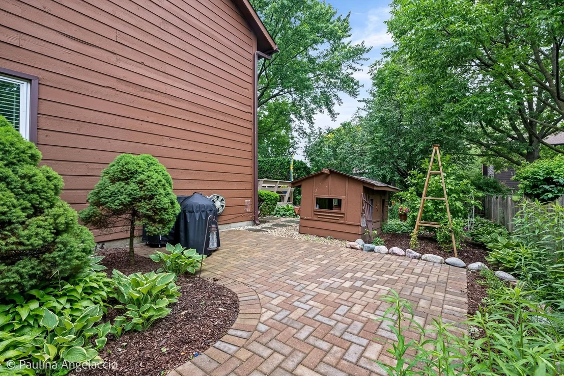 Photo of 1102 N Pepper Tree Drive