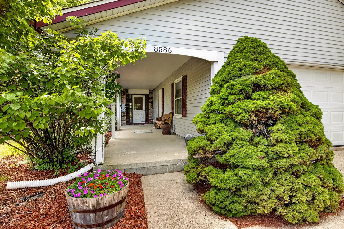 Photo of 8586 Yellowstone Drive