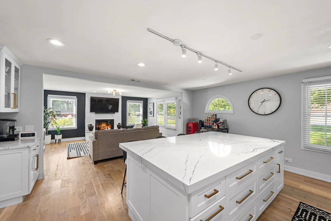 Photo of 1195 Longmeadow Road