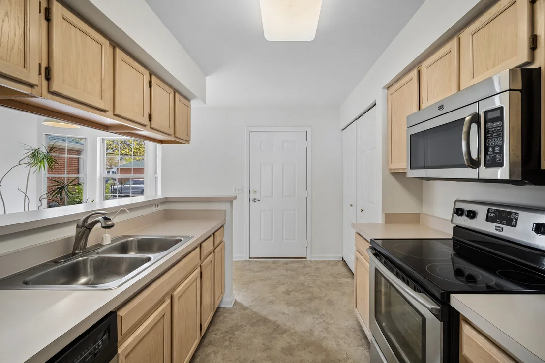 Photo of 103 Meadowbrook Lane