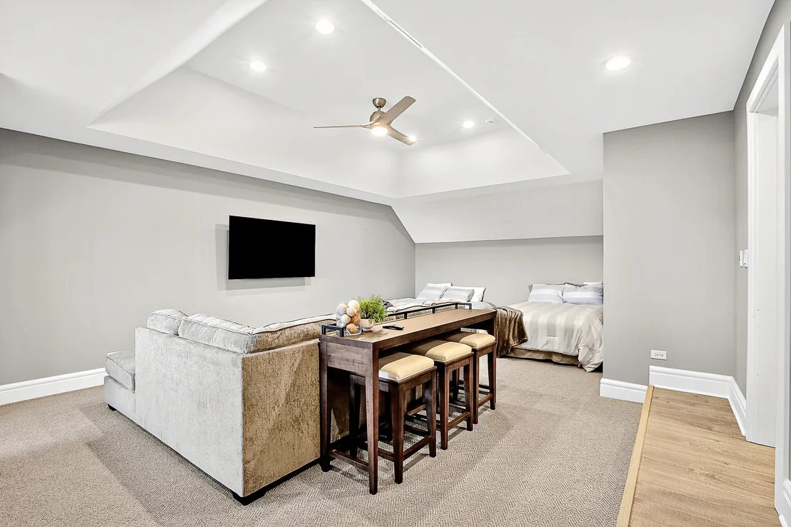 Photo of 827 Edgewater Parkway