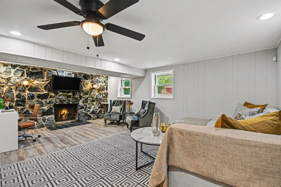 Photo of 15405 James Drive